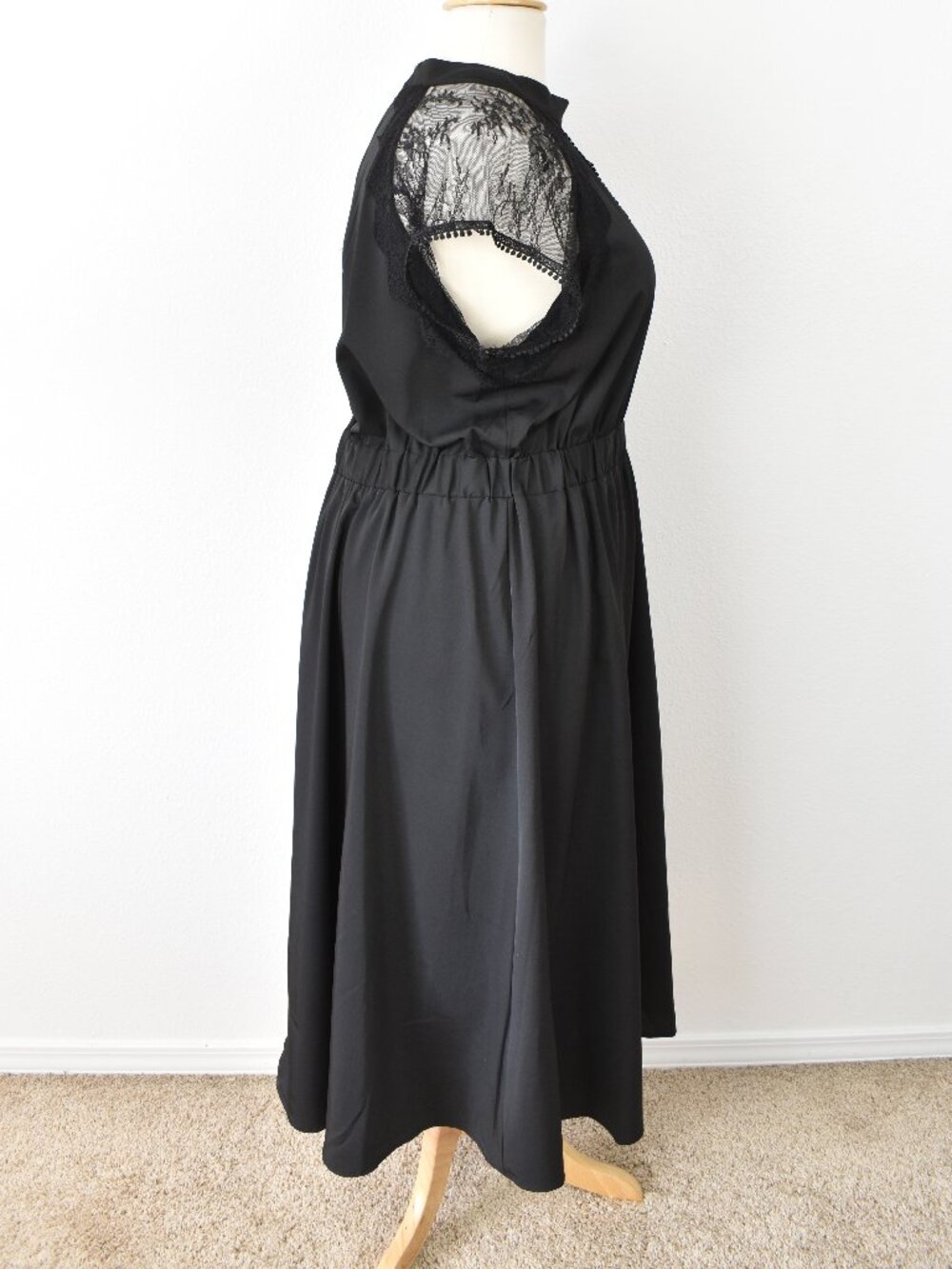 Liquorish London Black Lace Sleeve Midi Dress - 20 - Picture 3 of 11